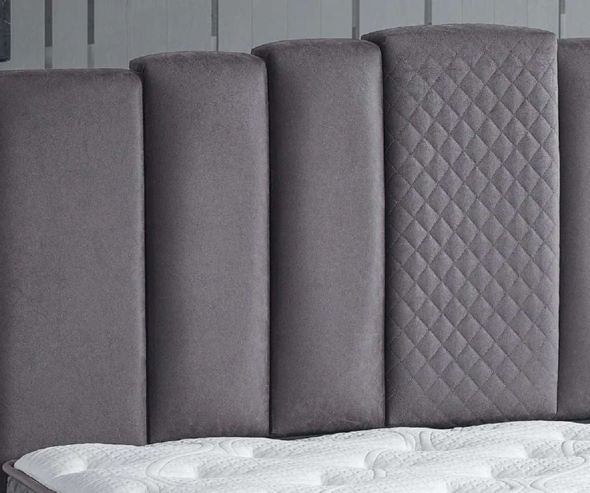 Luxus Doppelbett Grau / Weiß / Silber 180 x 200 cm - Massivholz Bett mit Kopfteil und Matratze - Schlafzimmer Möbel - Hotel Möbel - Luxus Möbel - Luxus Einrichtung