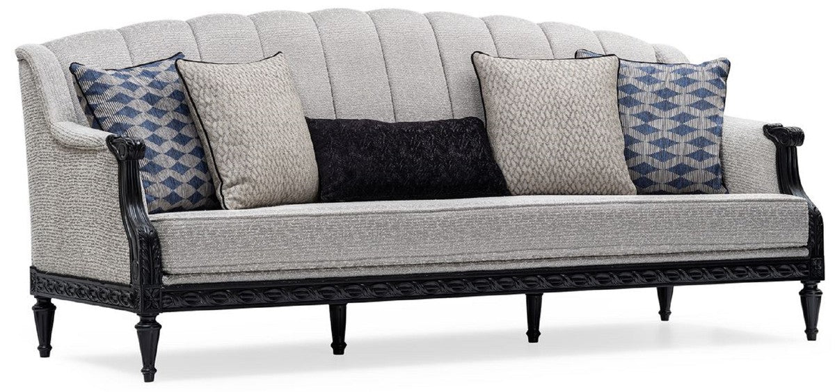 Luxus Barock Wohnzimmer Sofa Silber / Schwarz - Handgefertigtes Barockstil Sofa mit dekorativen Kissen - Barock Möbel - Luxus Wohnzimmer Möbel im Barockstil - Edel & Prunkvoll