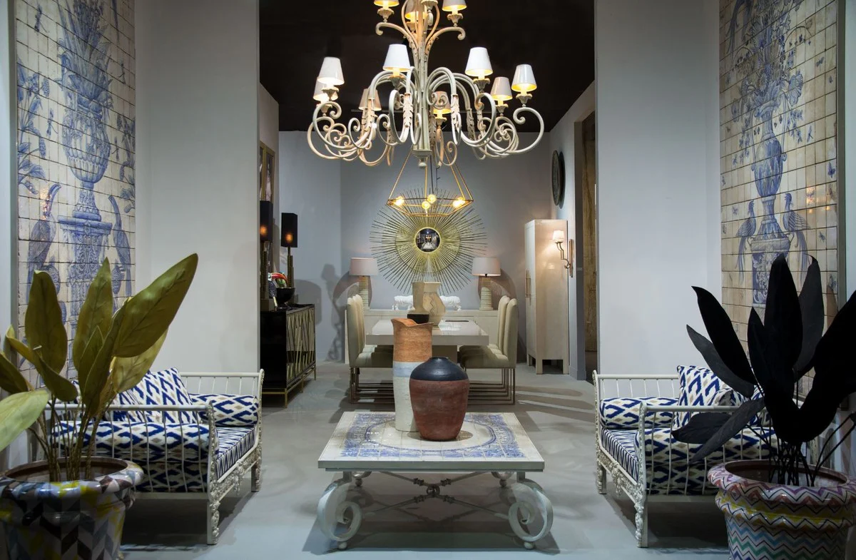 Luxus Barock Couchtisch Creme / Blau / Weiß 136 x 106 x H. 42 cm - Gartentisch mit Keramik Fliesen Tischplatte und Schmiedeeisen Tischbeinen - Barock Wohnzimmer & Garten Möbel