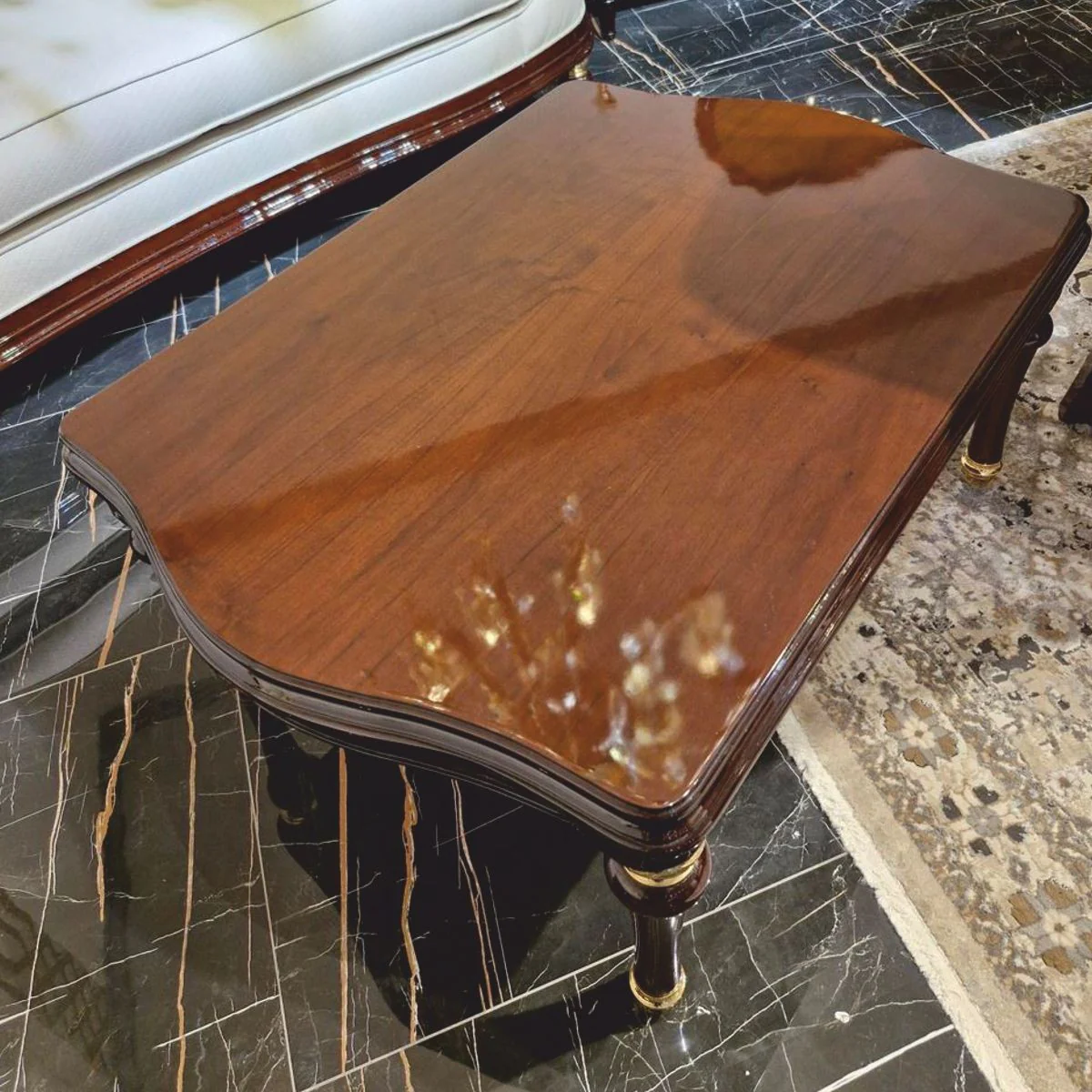 Luxus Barock Couchtisch Dunkelbraun / Gold 118 cm - Barock Möbel