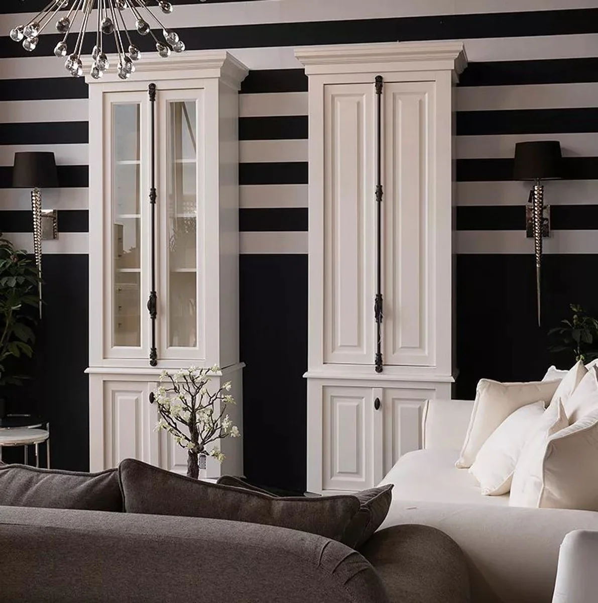 Massivholz Schrank Weiß mit großzügigem Stauraum 48 x 88 x 245cm mit 4 Türen