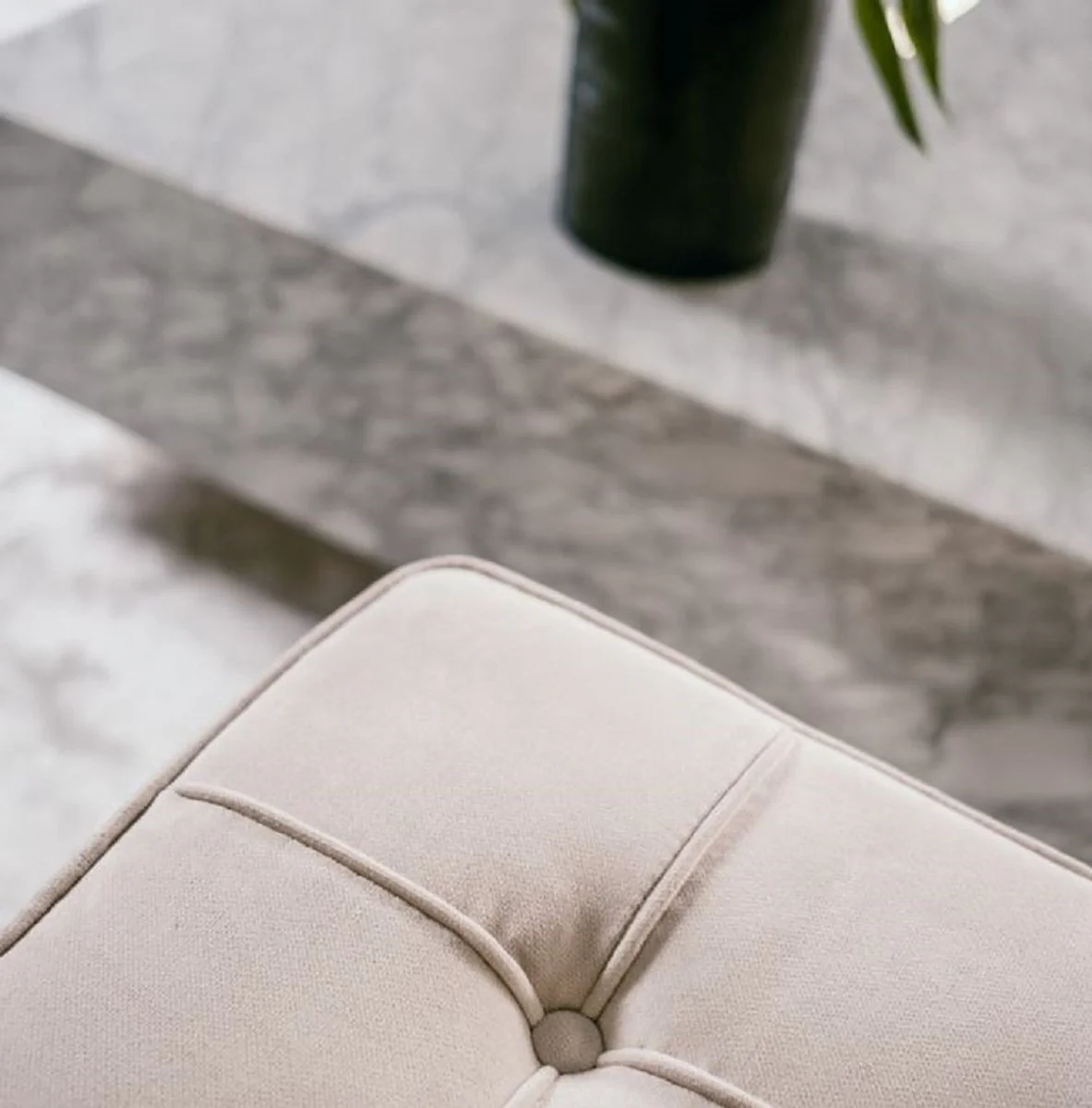 Luxus Chesterfield Samt Hocker Beige / Silber 60 x 50 x H. 47 cm - Wohnzimmermöbel - Luxus Kollektion