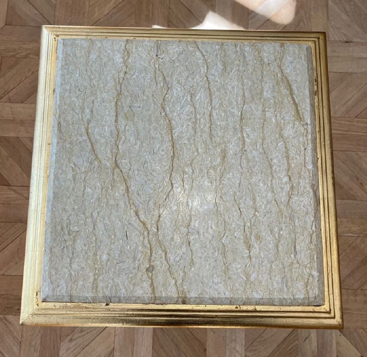 Barock Beistelltisch Gold / Grau - Quadratischer Antik Stil Tisch mit Marmorplatte - Wohnzimmer Möbel im Barockstil - Antik Stil Möbel - Barock Möbel