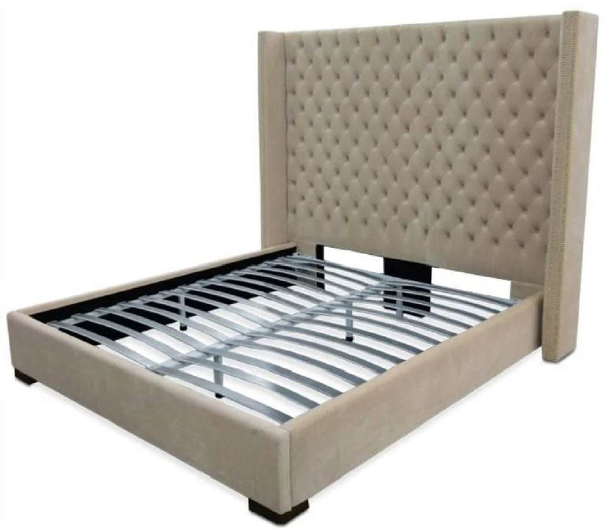 Luxus Samt Doppelbett Sandfarben / Schwarz 220 x 218 x H. 180 cm - Massivholz Bett mit edlem Chesterfield Kopfteil - Schlafzimmer Möbel