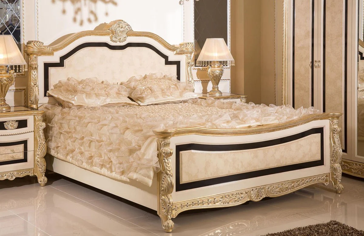 Luxus Barock Doppelbett Weiß / Beige / Schwarz / Gold - Prunkvolles Barockstil Bett - Luxus Schlafzimmer Möbel im Barockstil - Barock Schlafzimmer Möbel - Barock Einrichtung