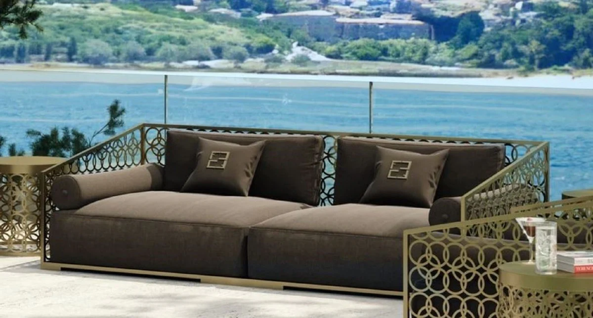 Luxus 3er Sofa Braun / Gold 325 x 109 cm - Handgefertigtes Sofa mit Kissen - Wohnzimmer Sofa - Garten Sofa - Terrassen Sofa - Hotel Möbel - Luxus Qualität