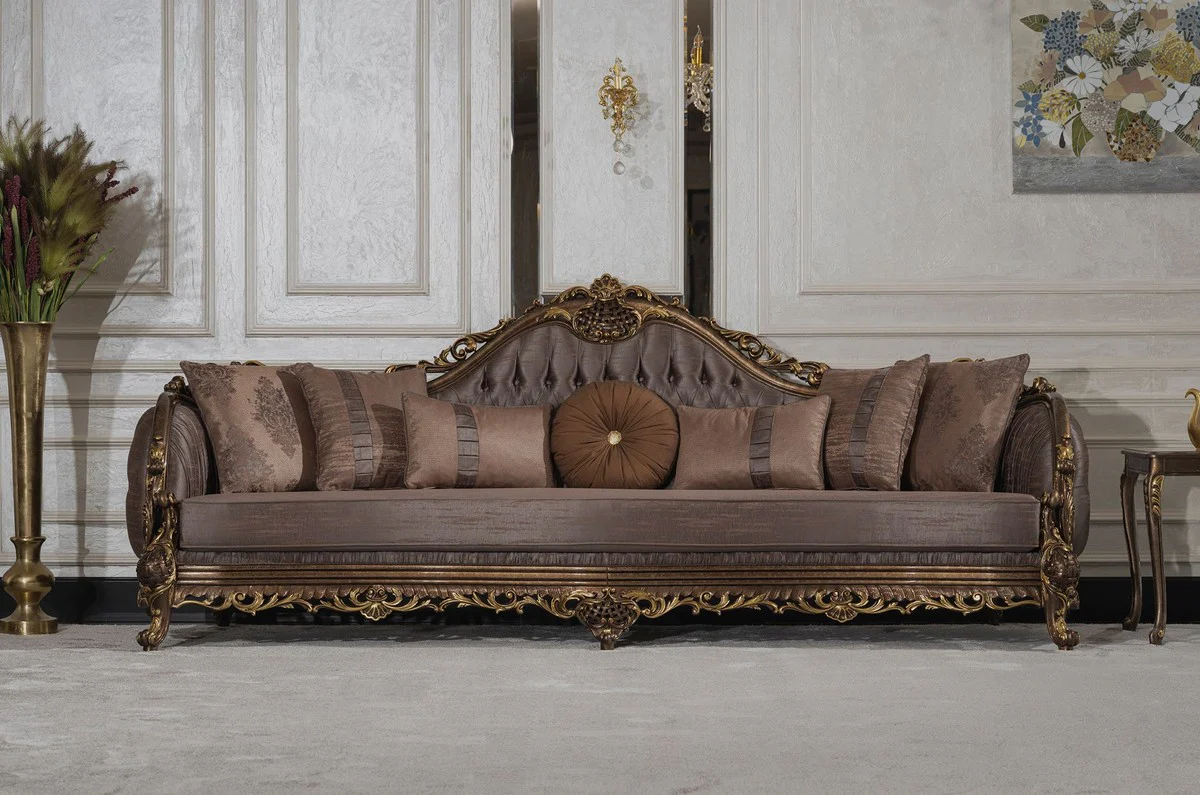 Luxus Barock Wohnzimmer Sofa Grau / Braun / Gold - Handgefertigtes Barockstil Sofa mit dekorativen Kissen - Luxus Wohnzimmer Möbel im Barockstil - Barock Möbel - Edel & Prunkvoll