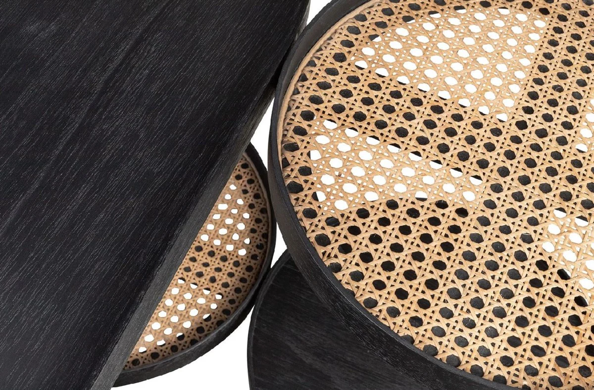 Luxus Couchtisch Schwarz / Naturfarben / Messing 82,8 x 83,5 x H. 53 cm - Mindiholz & Rattan Wohnzimmertisch mit Stahl Gestell - Wohnzimmer Möbel - Luxus Möbel - Luxus Einrichtung