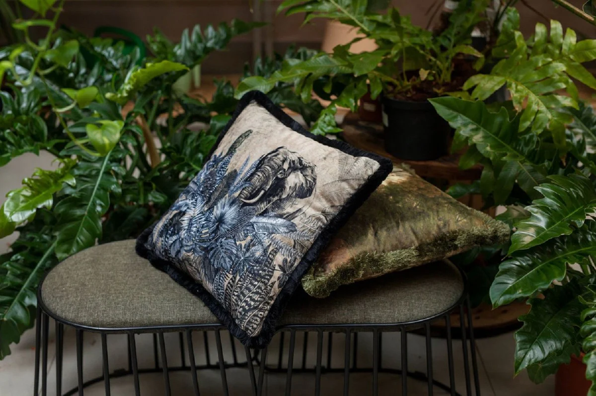 Luxus Deko Kissen Afrika Beige / Schwarz / Weiß 45 x 45 cm - Bedrucktes Samt Kissen mit Fransen - Edles Zierkissen - Luxus Kollektion