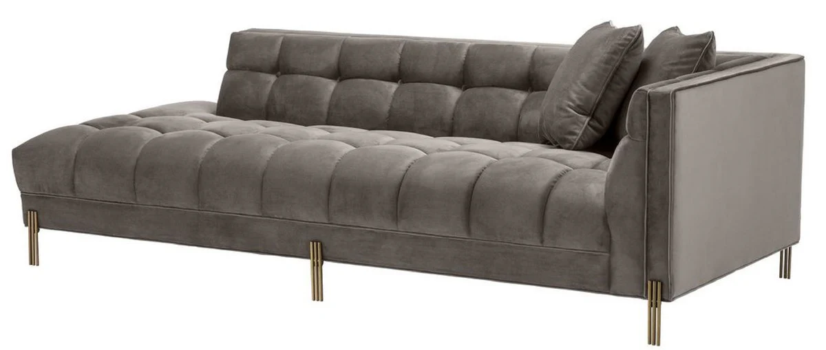 Luxus Lounge Sofa Grau - Greige / Messingfarben 223 x 95 x H. 68 cm - Rechtsseitiges Wohnzimmer Sofa mit edlem Samtsoff und 2 Kissen