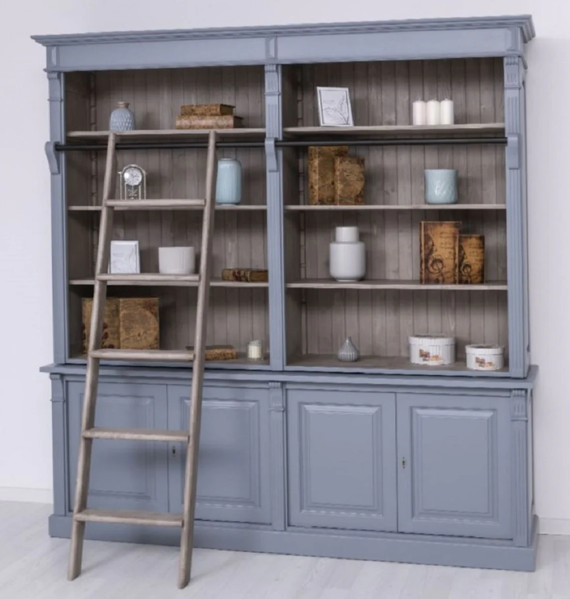 Landhausstil Bücherschrank mit Leiter Hellblau / Grau 223 x 51 x H. 228 cm - Massivholz Schrank - Wohnzimmerschrank - Regalschrank - Büroschrank - Landhausstil Möbel