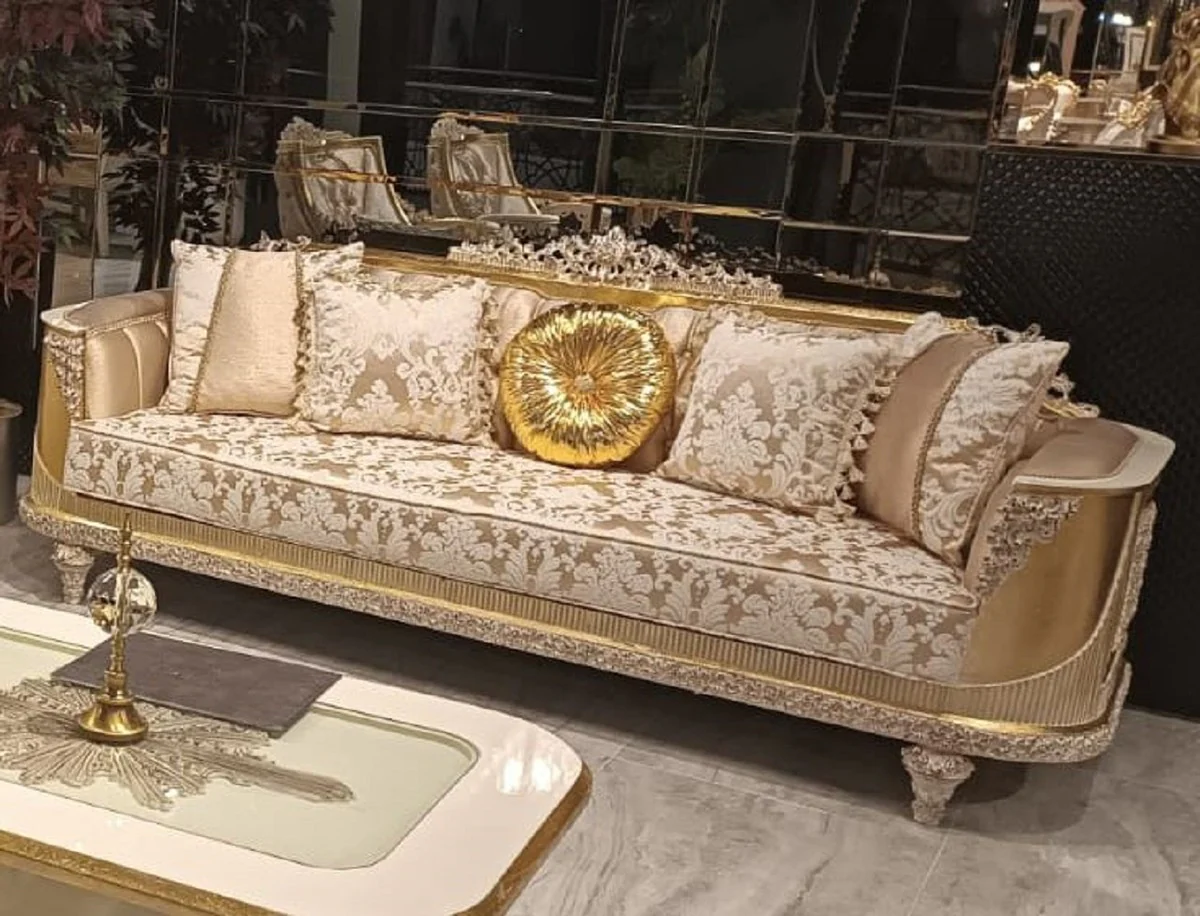 Luxus Barock Wohnzimmer Sofa mit Muster Gold / Weiß - Handgefertigtes Barockstil Sofa - Luxus Wohnzimmer Möbel im Barockstil - Barock Möbel - Edel & Prunkvoll