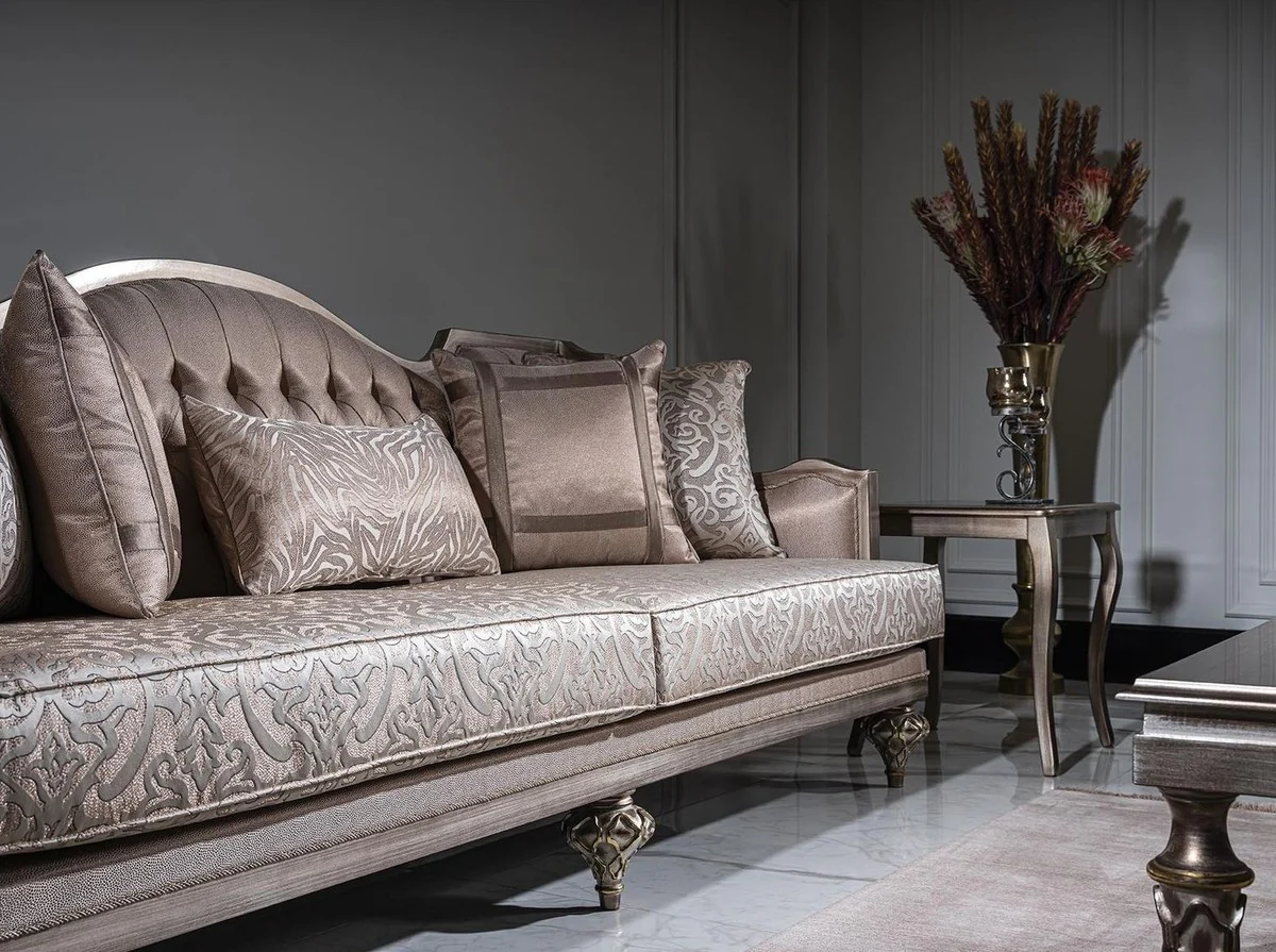 Luxus Barock Wohnzimmer Sofa Rosa / Silber - Handgefertigtes Massivholz Sofa mit elegantem Muster und dekorativen Kissen - Wohnzimmer Möbel im Barockstil