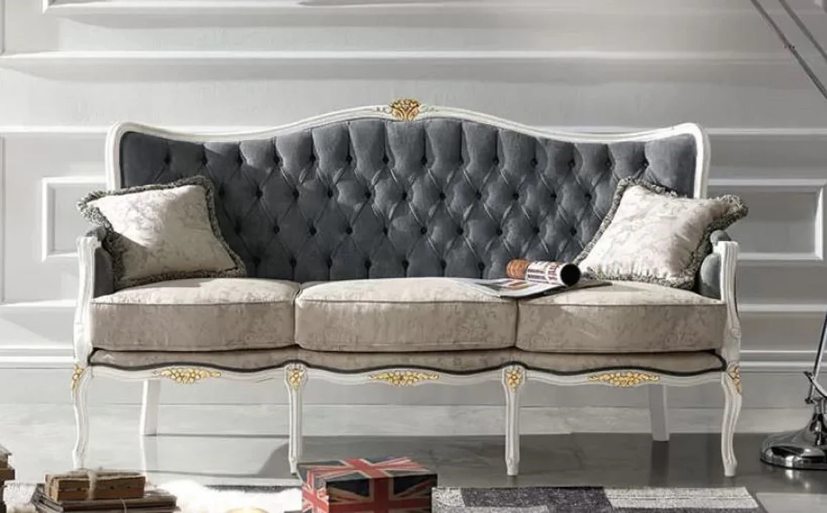 Luxus Barock Sofa Grau / Hellgrau / Weiß / Gold - Edles Wohnzimmer Sofa mit elegantem Muster und 2 dekorativen Kissen - Barock Möbel - Luxus Qualität - Made in Italy