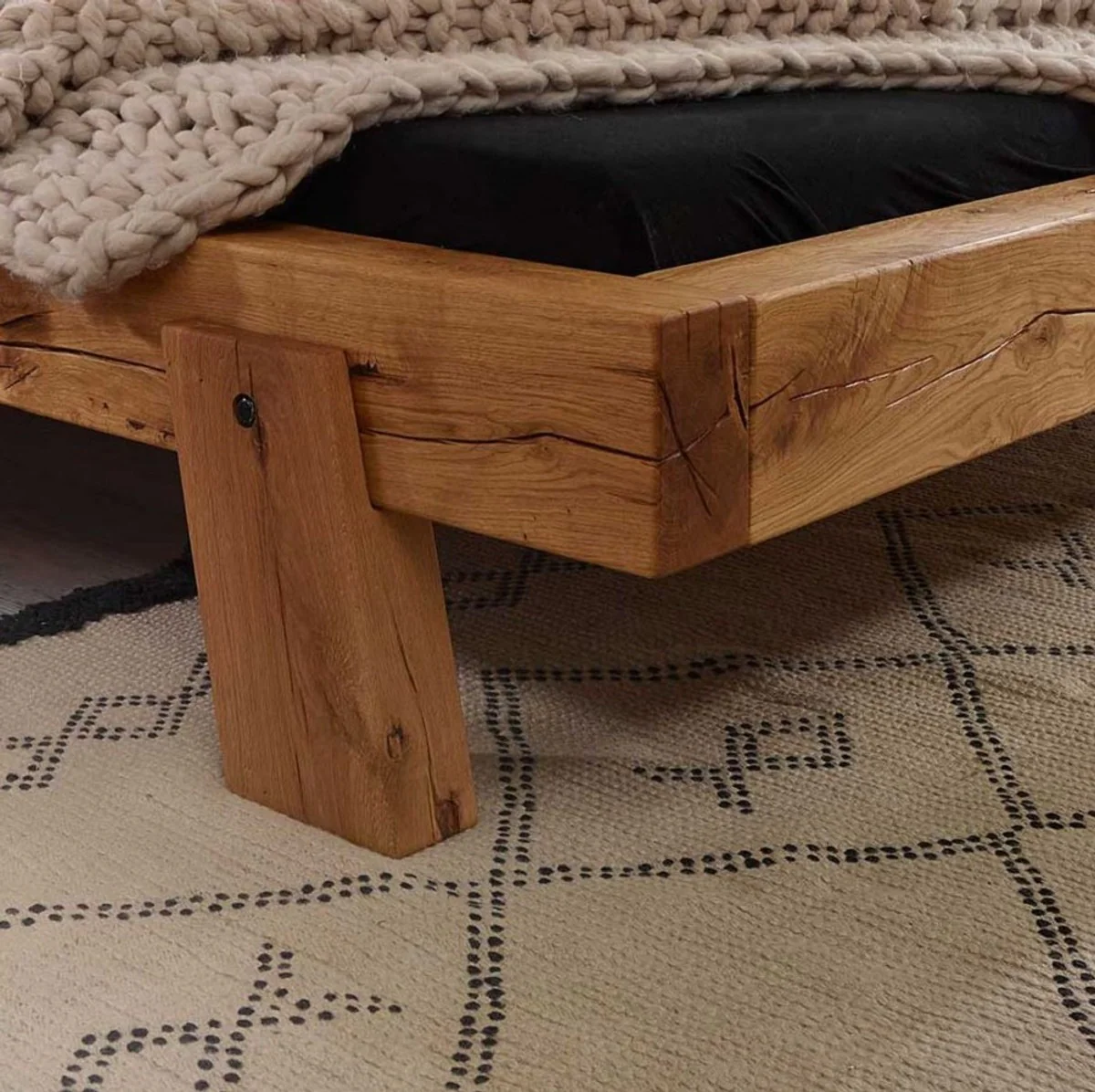 Luxus Doppelbett Naturfarben - Verschiedene Größen - Massivholz Bett mit Kopfteil und Matratze - Hotel Möbel - Schlafzimmer Möbel - Luxus Möbel - Luxus Einrichtung