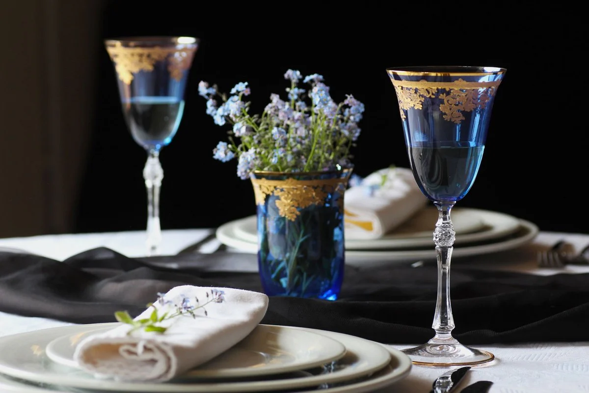 Luxus Barock Weinglas 6er Set Hellblau / Gold Ø 9 x H. 21,5 cm - Handgefertigte gravierte und handbemalte Weingläser - Hotel & Restaurant Accessoires - Luxus Qualität