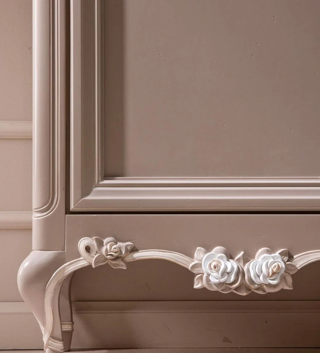 Luxus Barock Vitrine Grau / Creme / Braun - Handgefertigter italienischer Barockstil Vitrinenschrank - Italienische Barock Möbel - Barockstil Möbel - Luxus Qualität - Made in Italy