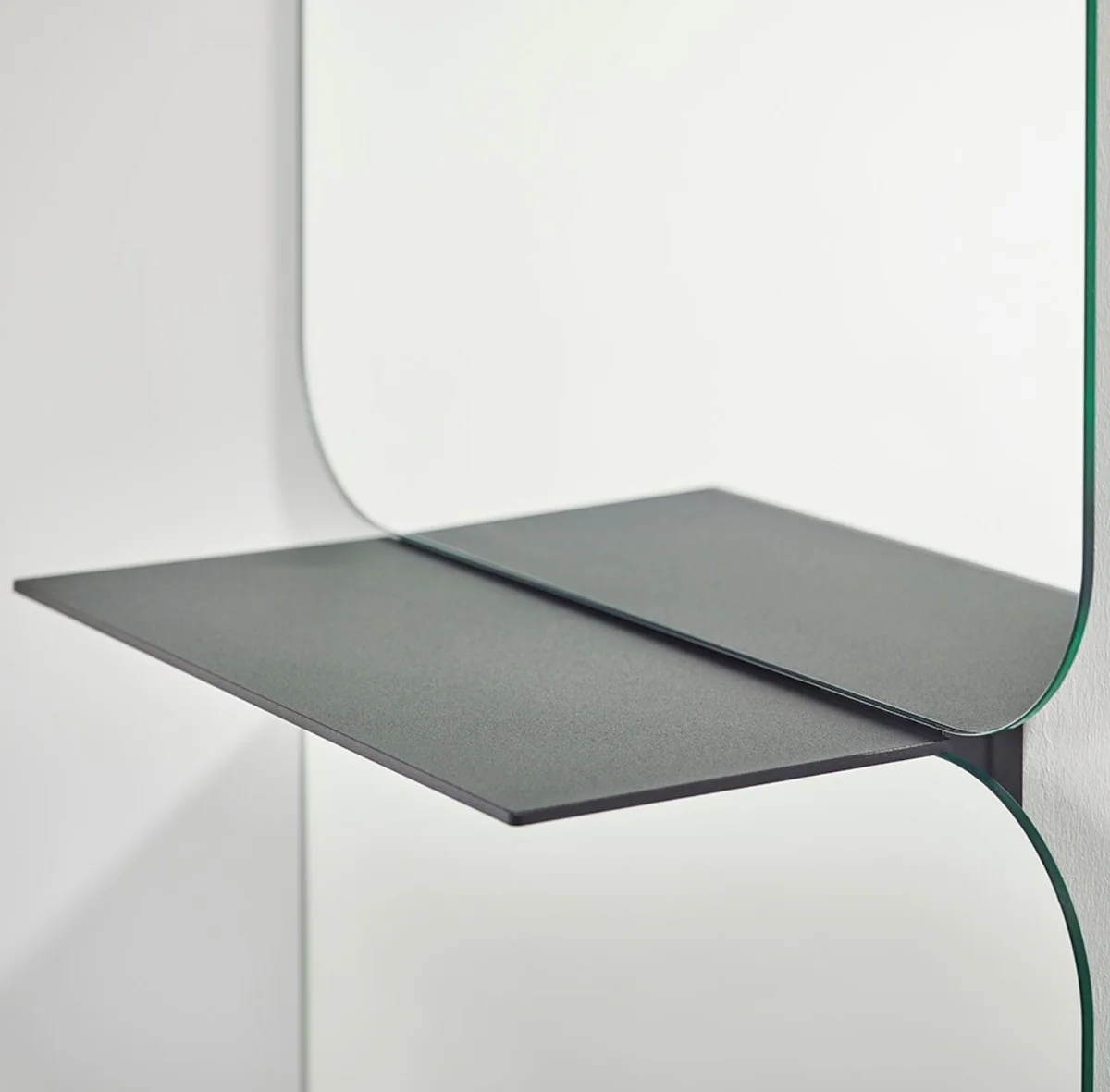 Luxus Spiegel Schwarz 47 x H. 180 cm - Designer Wandspiegel mit pulverbeschichtetem Aluminium Regal