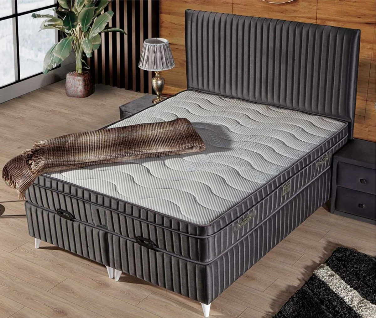 Luxus Doppelbett mit Matratze Grau / Weiß 180 x 200 cm - Schlafzimmer Möbel