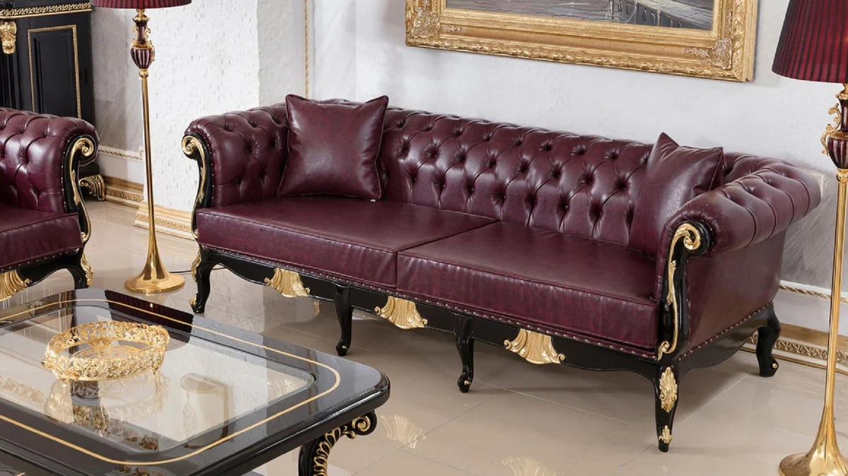 Luxus Barock Chesterfield Leder Sofa Bordeauxrot / Schwarz / Gold - Prunkvolles Wohnzimmer Echtleder Sofa - Barock Chesterfield Leder Möbel - Luxus Möbel im Barockstil