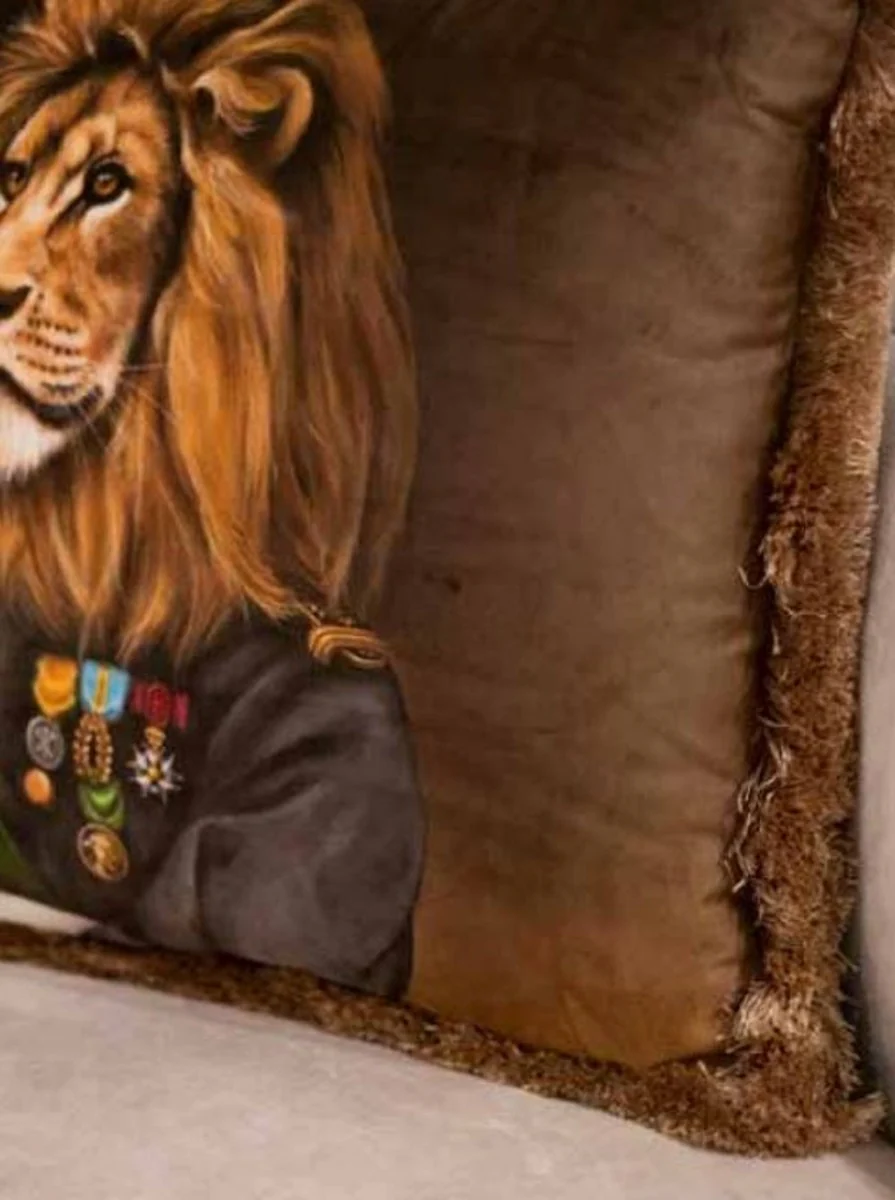 Luxus Deko Kissen Offizier Löwe Braun / Mehrfarbig 45 x 45 cm - Bedrucktes Samt Kissen mit Fransen - Luxus Kollektion