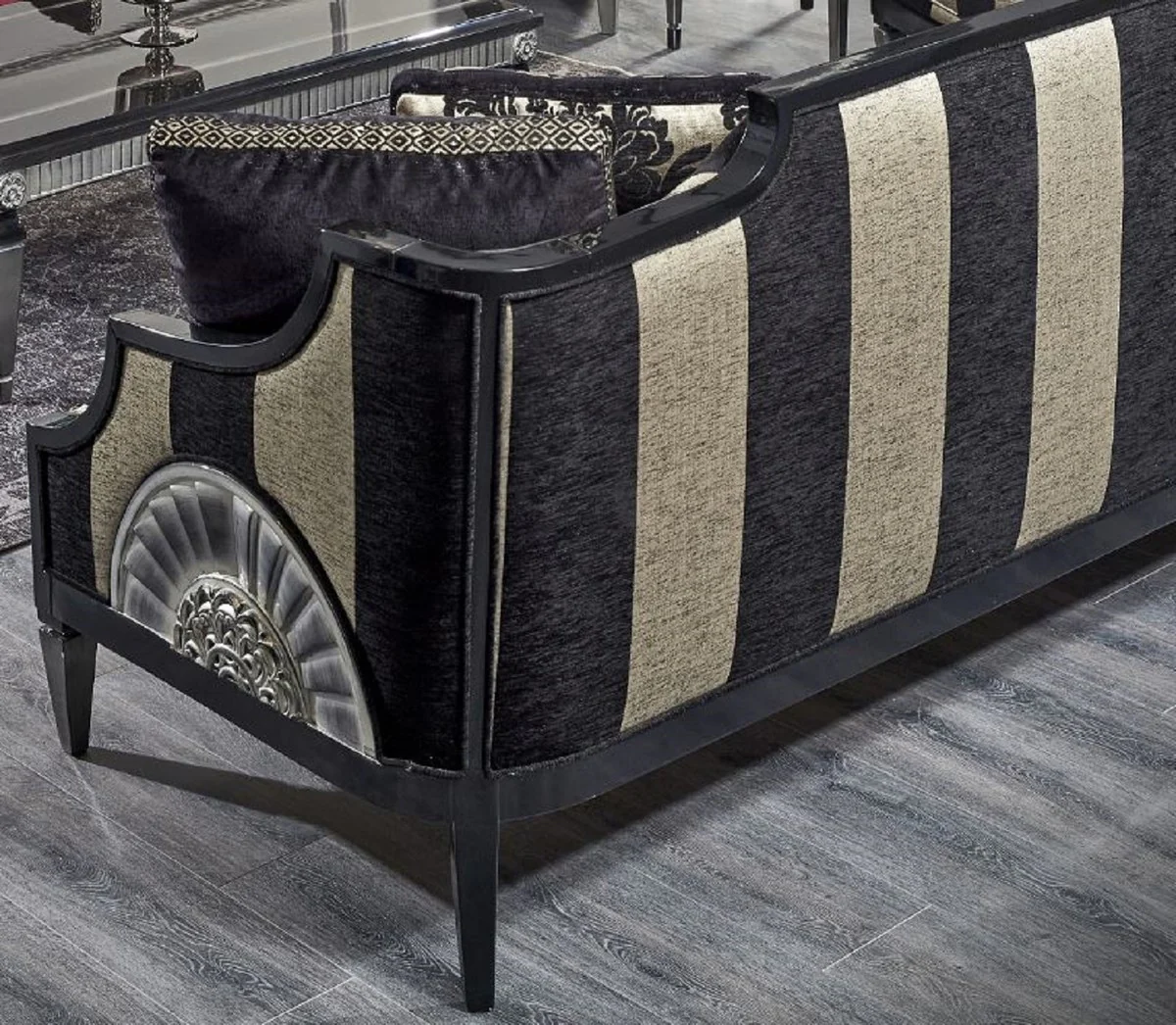 Luxus Barock Wohnzimmer Set Schwarz / Gold / Silber - 1 Sofa & 2 Sessel & 1 Couchtisch & 1 Beistelltisch - Barockmöbel