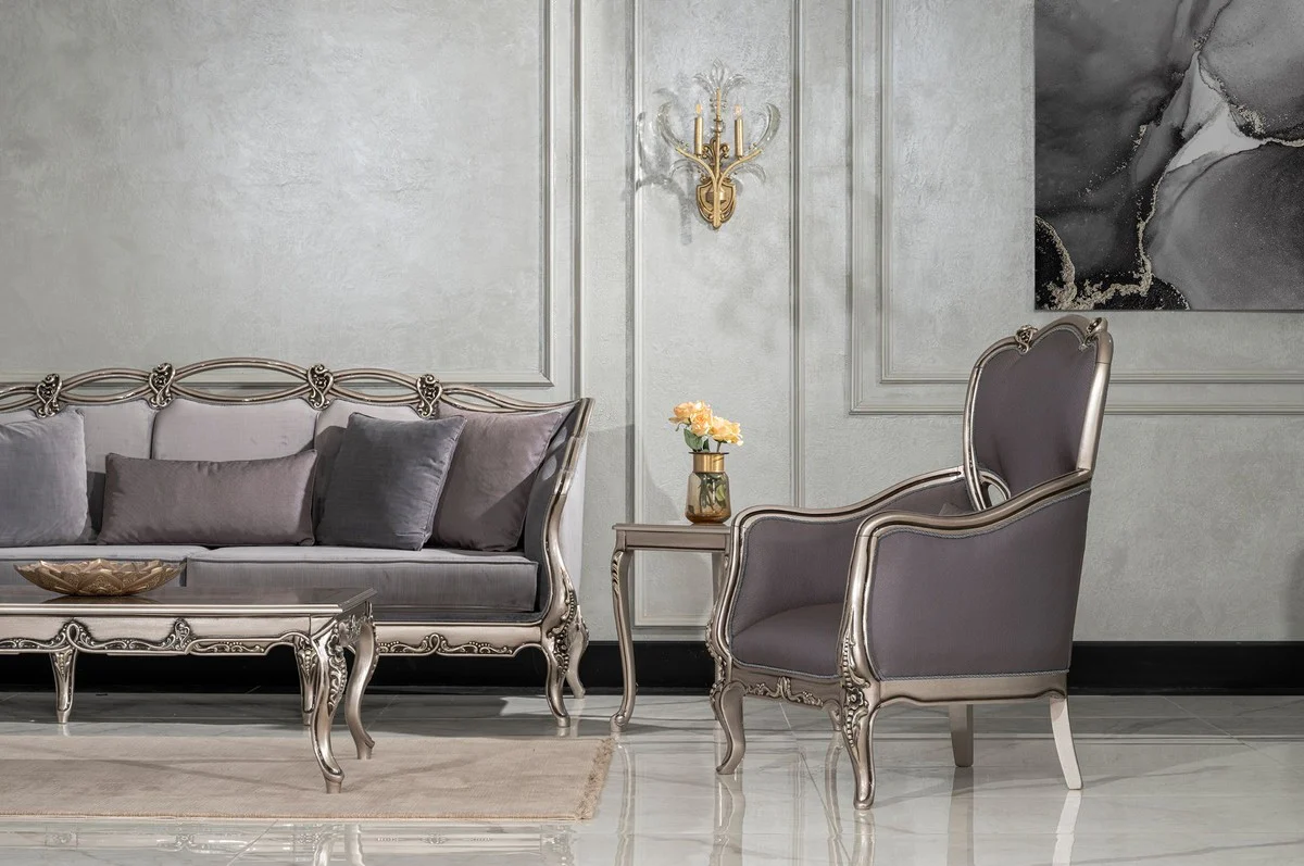 Luxus Barock Wohnzimmer Sofa Grau / Silber - Handgefertigtes Barockstil Sofa mit dekorativen Kissen - Luxus Wohnzimmer Möbel im Barockstil - Barock Möbel - Edel & Prunkvoll