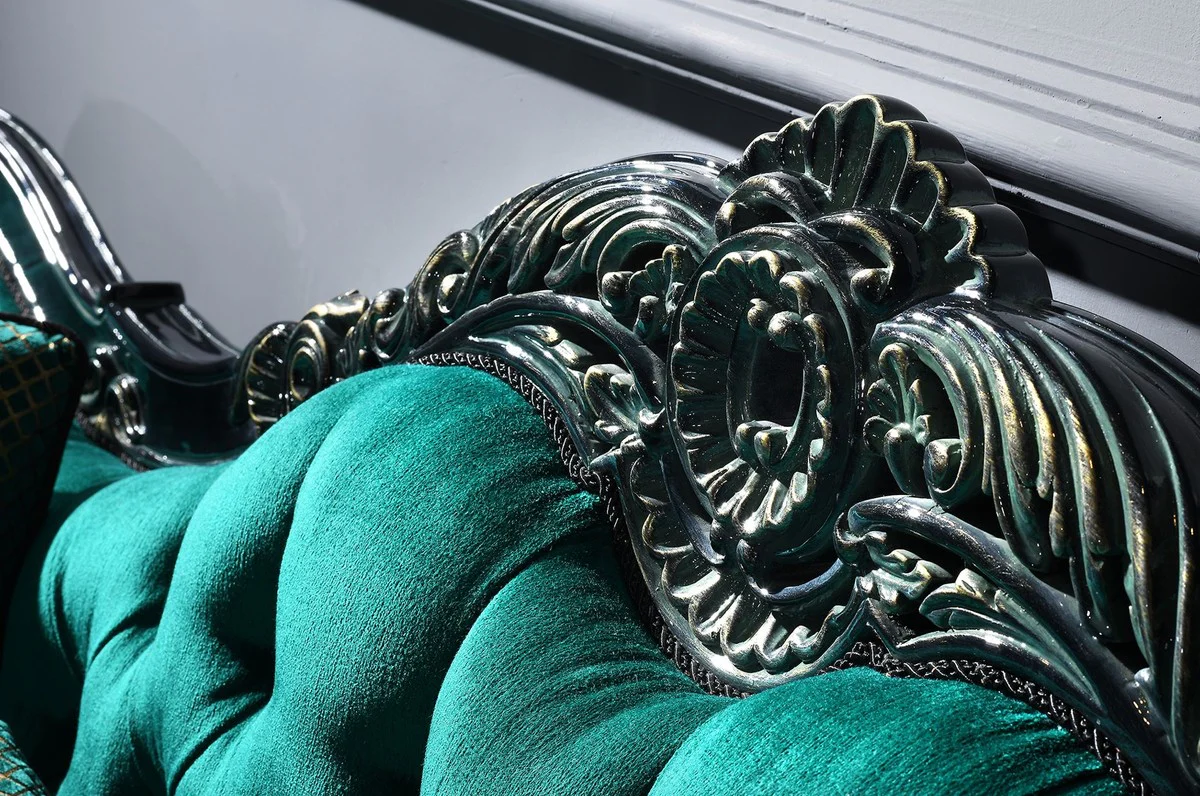 Luxus Barock Wohnzimmer Set Grün / Schwarz / Gold - 2 Sofas & 2 Sessel & 1 Couchtisch & 2 Beistelltische - Prunkvolle Barock Möbel - Luxus Qualität