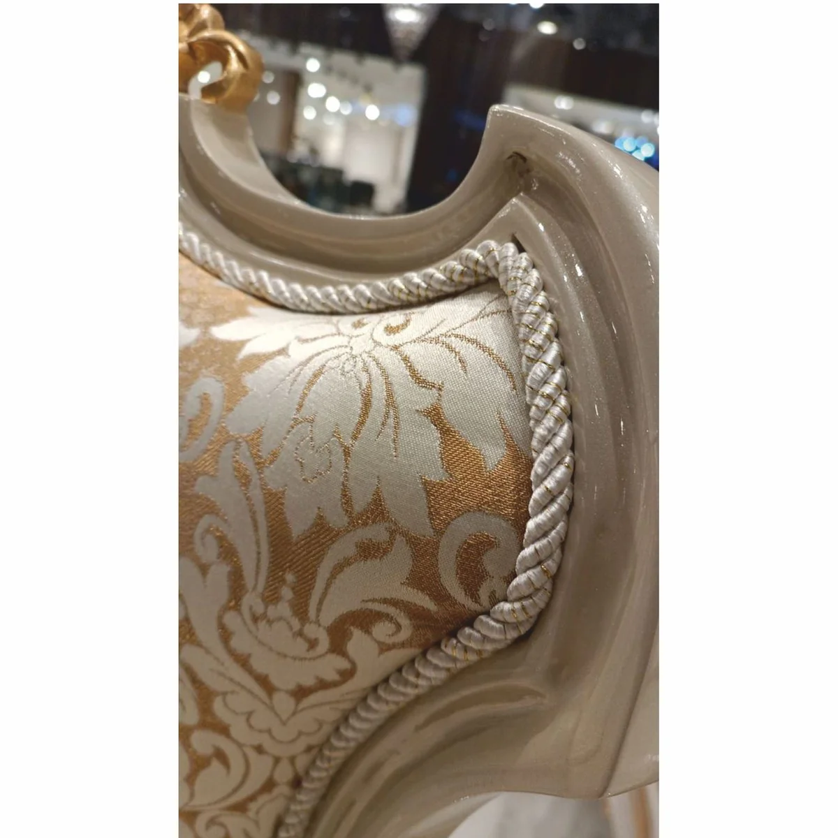 Luxus Barock Esszimmer Stuhl mit Armlehnen Gold / Weiß / Grau / Gold H. 110 cm - Barock Möbel