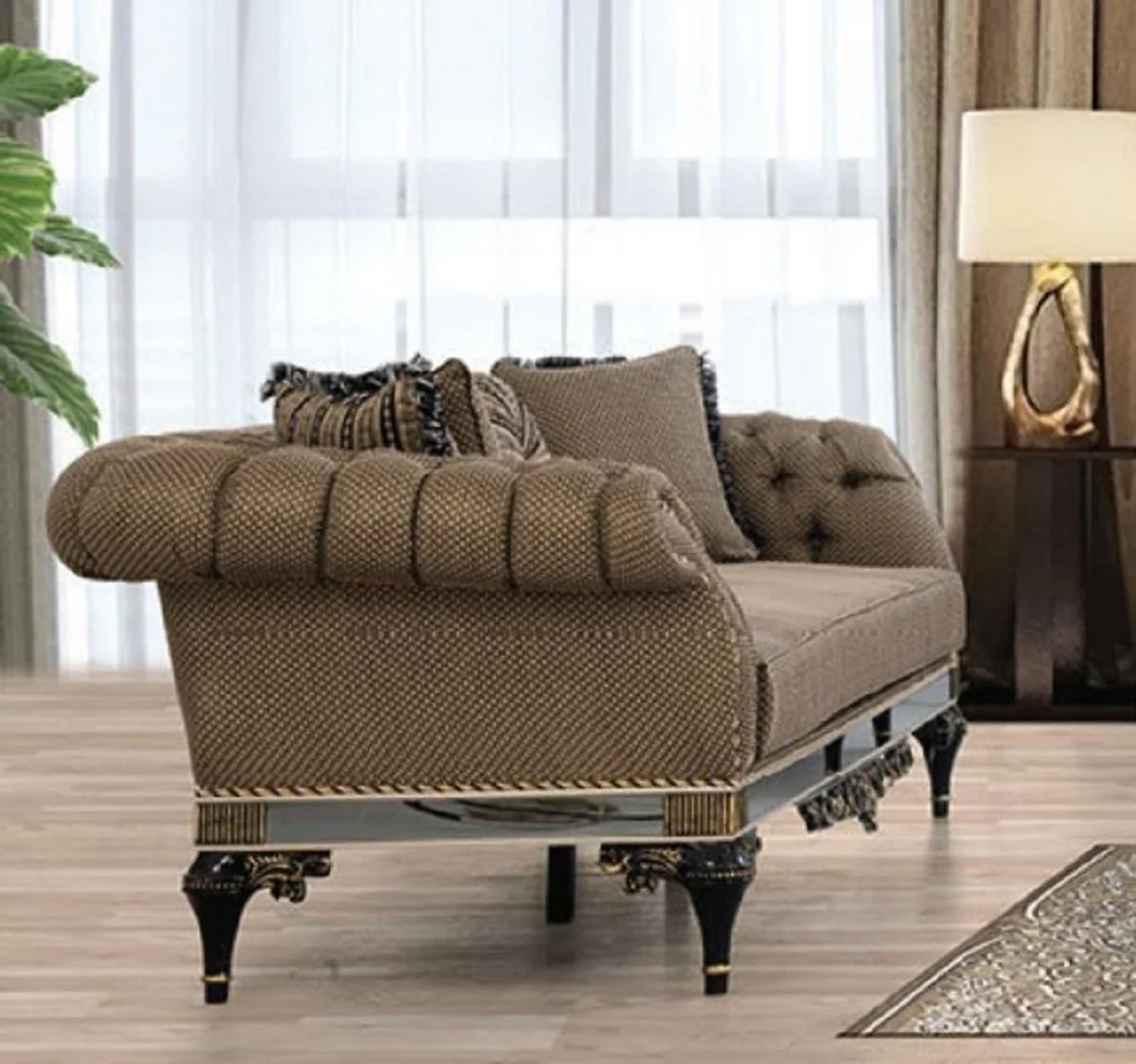 Luxus Barock Chesterfield Sofa Braun / Weiß / Schwarz / Gold - Prunkvolles Wohnzimmer Sofa mit dekorativen Kissen - Barock Wohnzimmer Möbel