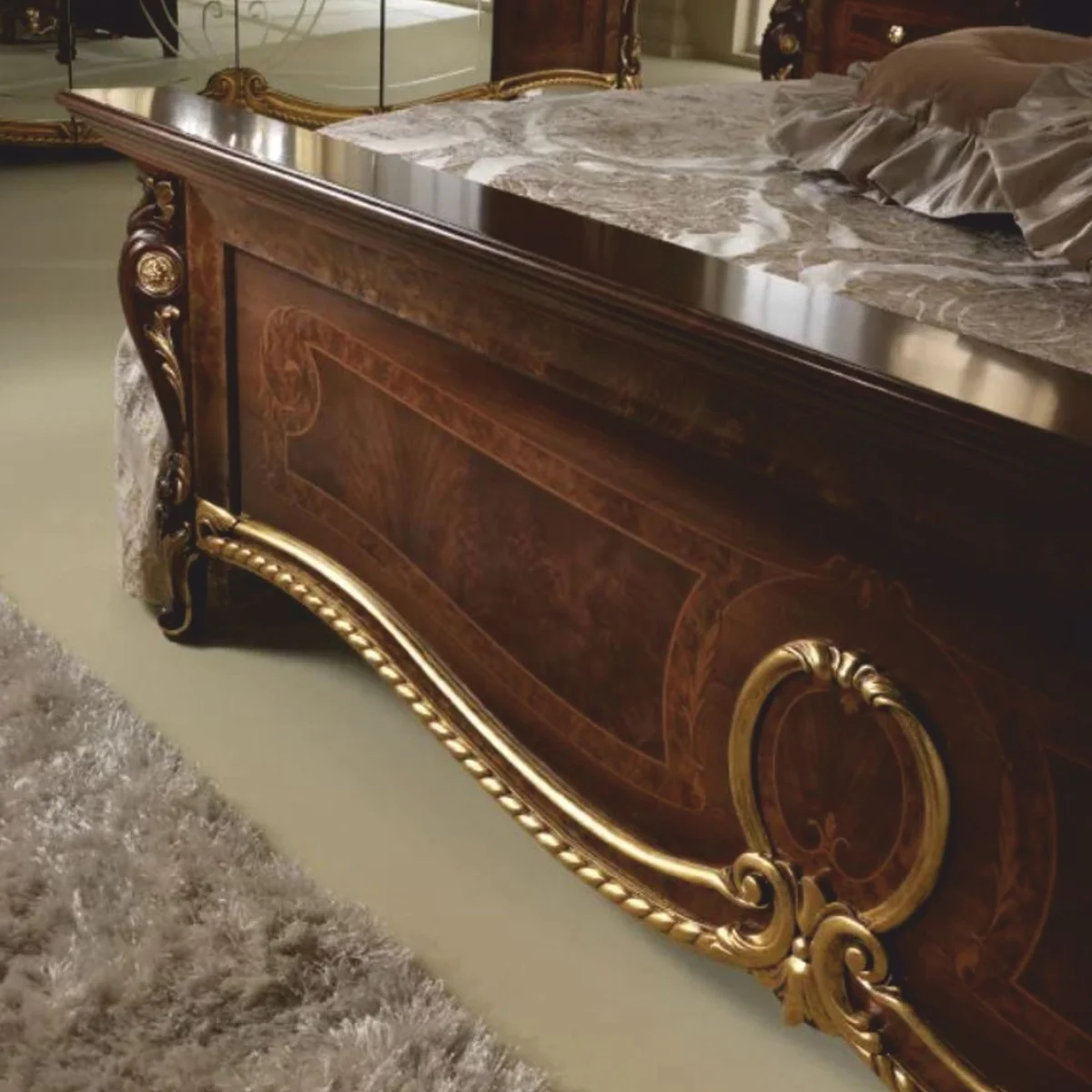 Luxus Barock Doppelbett Dunkelbraun / Gold - Barock Möbel - Made in Italy