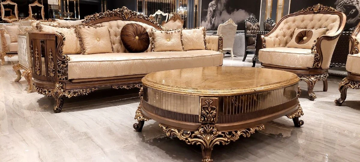 Luxus Barock Wohnzimmer Set Gold / Braun / Gold - 2 Barock Sofas & 2 Barock Sessel & 1 Barock Couchtisch - Luxus Wohnzimmer Möbel im Barockstil - Barock Möbel - Edel & Prunkvoll
