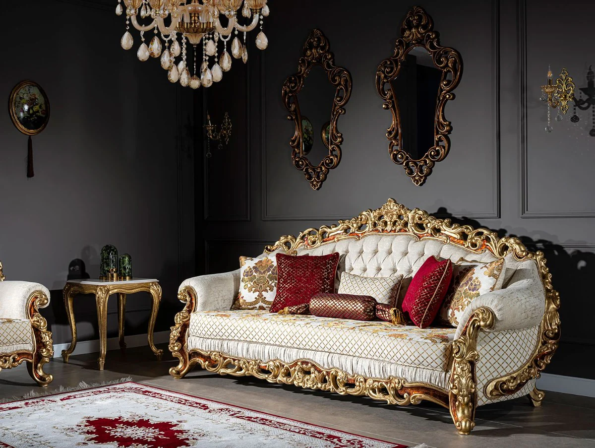 Luxus Barock Sofa Weiß / Gold / Braun / Gold - Prunkvolles Wohnzimmer Sofa mit dekorativen Kissen - Barock Möbel