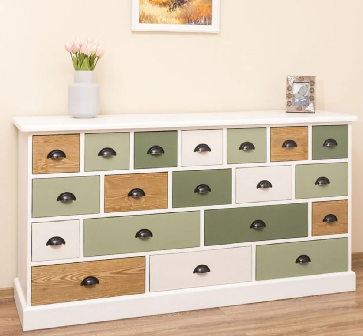 Landhausstil Kommode Weiß / Grün / Naturfarben 180 x 48 x H. 95 cm - Massivholz Schrank mit 19 Schubladen - Landhausstil Möbel - Möbel im Landhausstil - Landhausstil Einrichtung