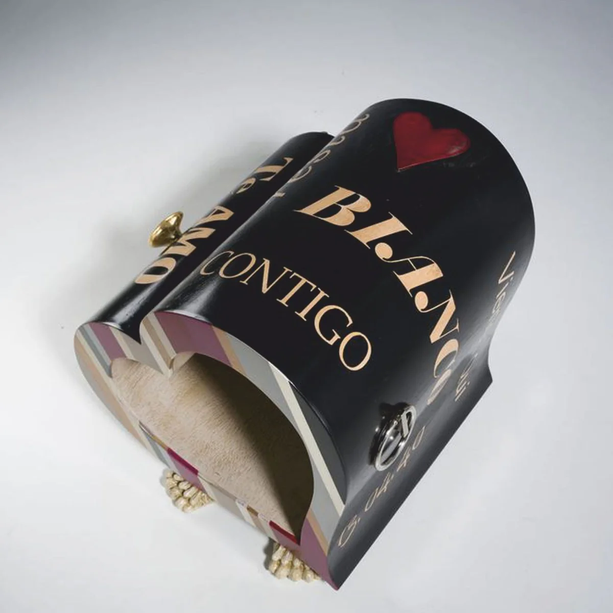 Luxus Designer Hundehaus in Herzform 45 x H. 50 cm - Hundemöbel