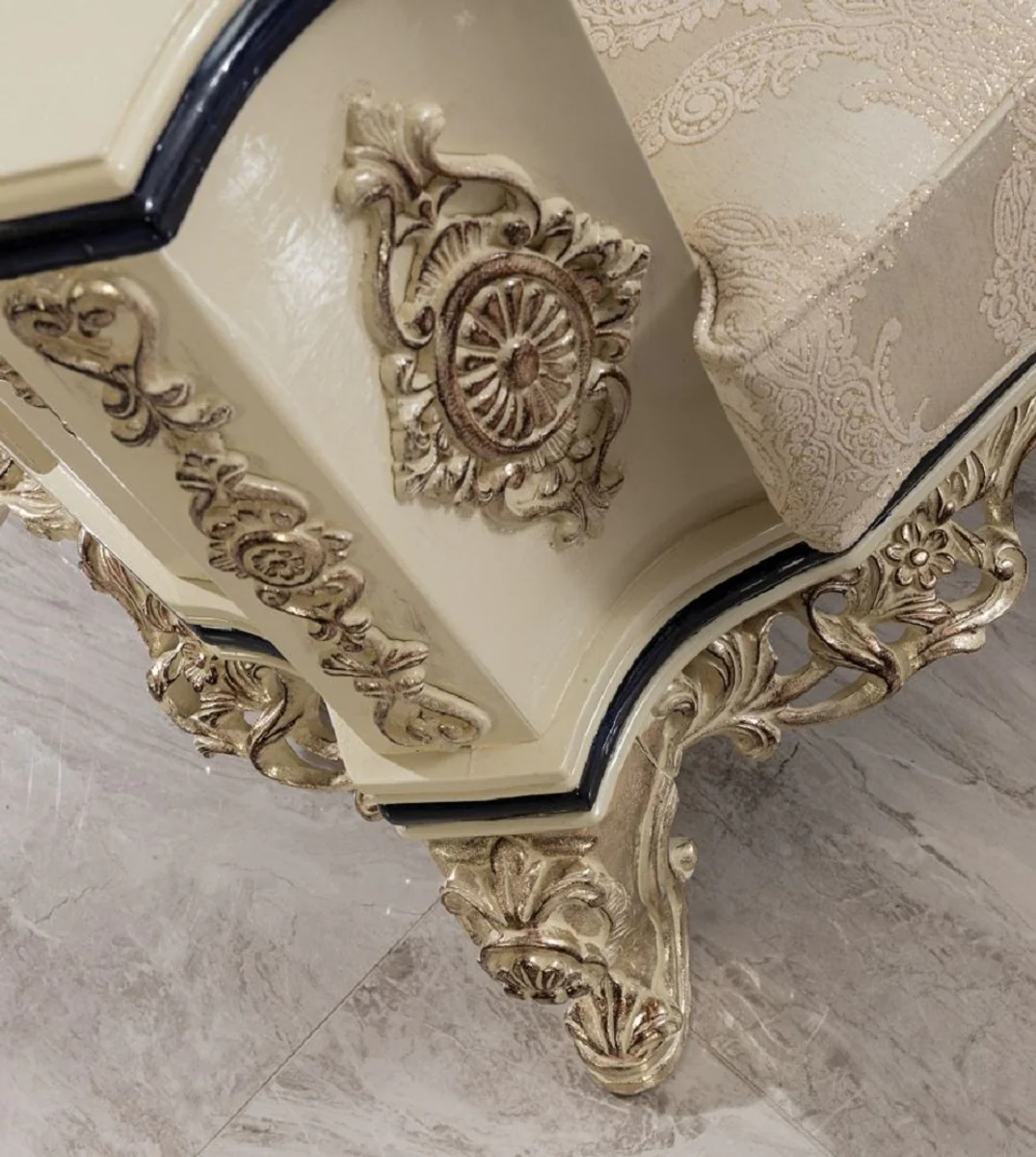 Luxus Barock Wohnzimmer Set Weiß / Creme / Schwarz / Antik Gold - 2 Barock Sofas & 2 Barock Sessel & 1 Barock Couchtisch - Luxus Wohnzimmer Möbel im Barockstil - Barock Möbel