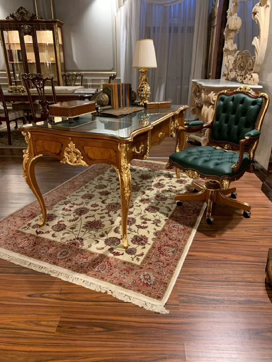 Luxus Barock Bürostuhl Grün / Braun / Gold 70 x 57 x H. 108 cm - Prunkvoller handgefertigter Massivholz Schreibtischstuhl mit Echtleder - Barock Büromöbel - Luxus Qualität