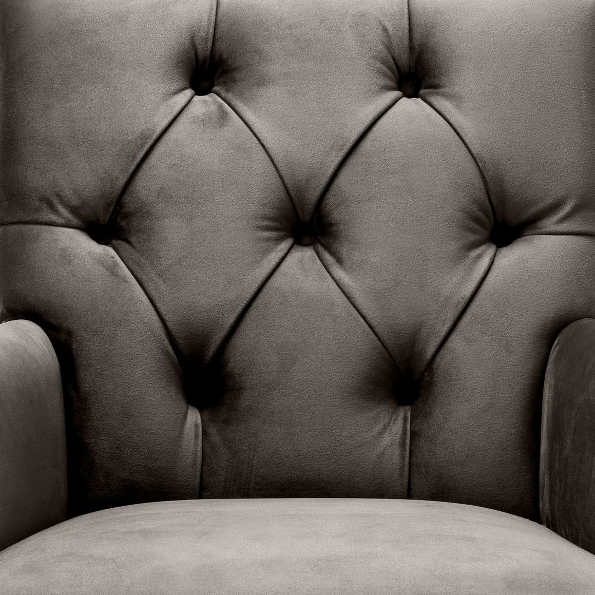 Luxus Esszimmerstuhl mit Armlehnen Grau / Schwarz 63 x 65 x H. 90 cm - Chesterfield Küchenstuhl mit edlem Samtstoff - Luxus Esszimmer Möbel