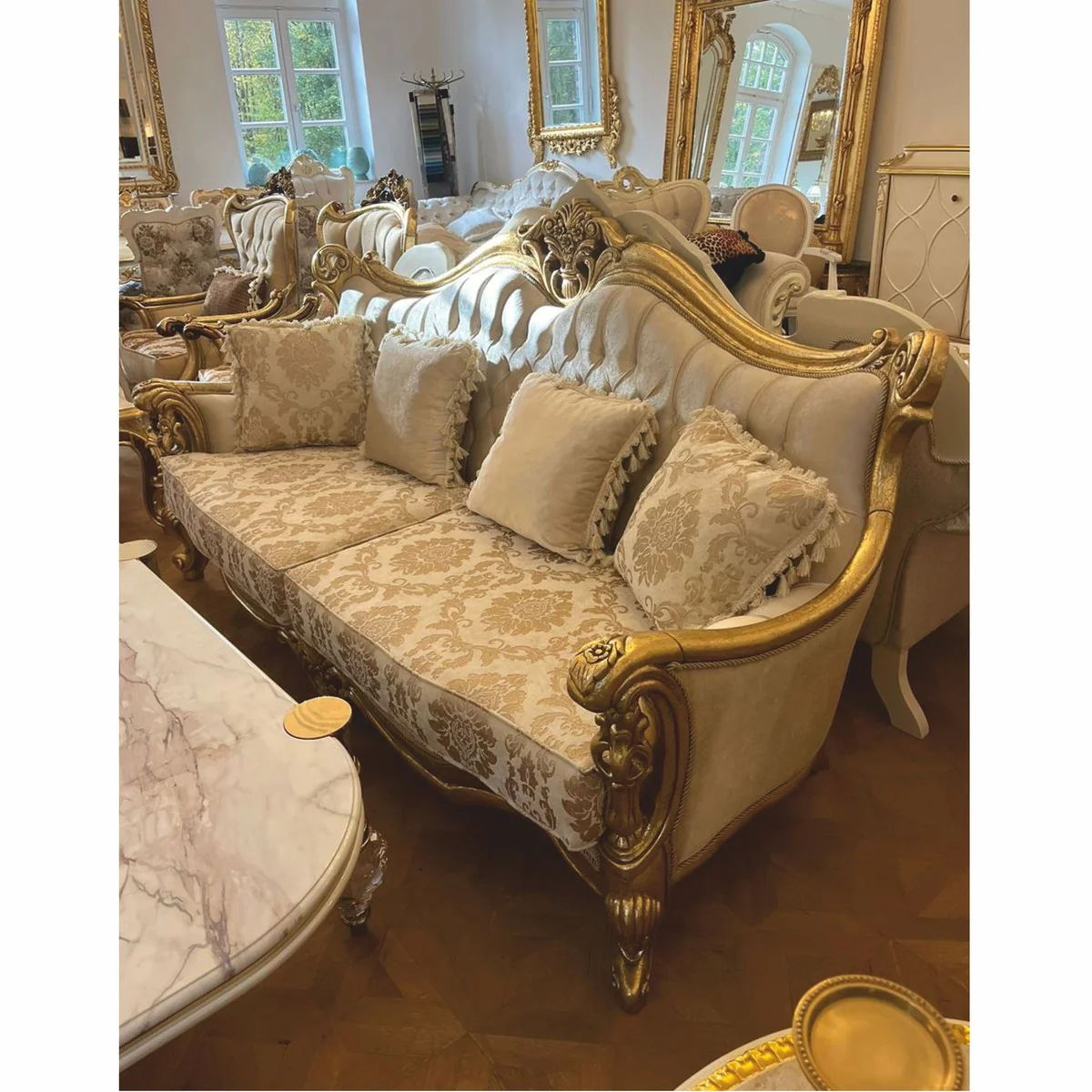 Luxus Barock Wohnzimmer Sofa Creme / Gold 220 cm - Barock Möbel