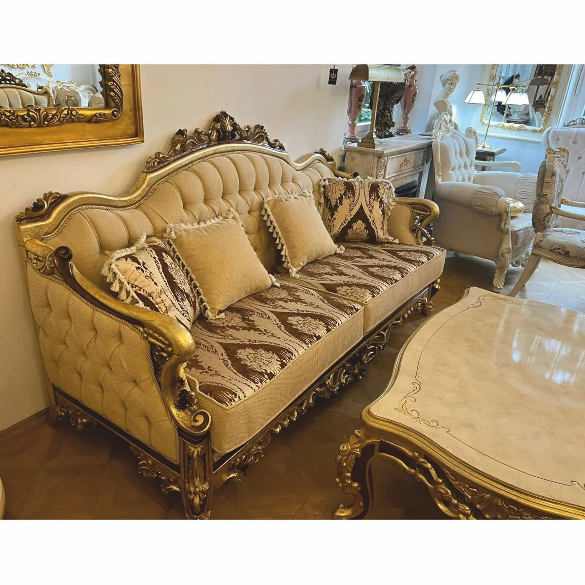 Luxus Barock Wohnzimmer Set Beige / Braun / Gold - Barockstil Möbel