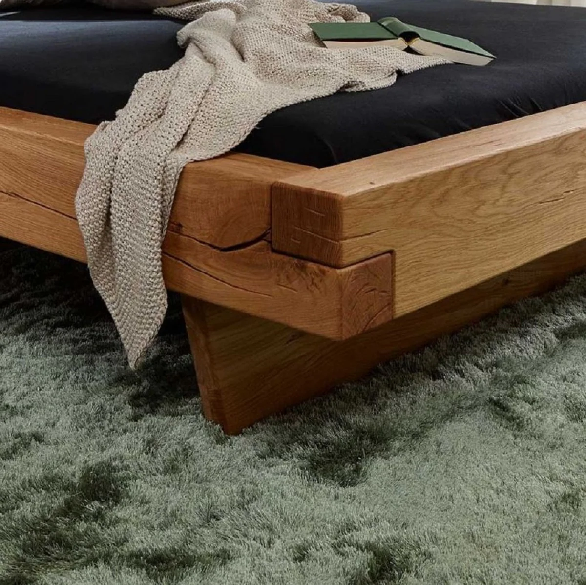 Luxus Doppelbett Naturfarben - Verschiedene Größen - Massivholz Bett mit Kopfteil und Matratze - Hotel Möbel - Schlafzimmer Möbel - Luxus Einrichtung - Luxus Möbel