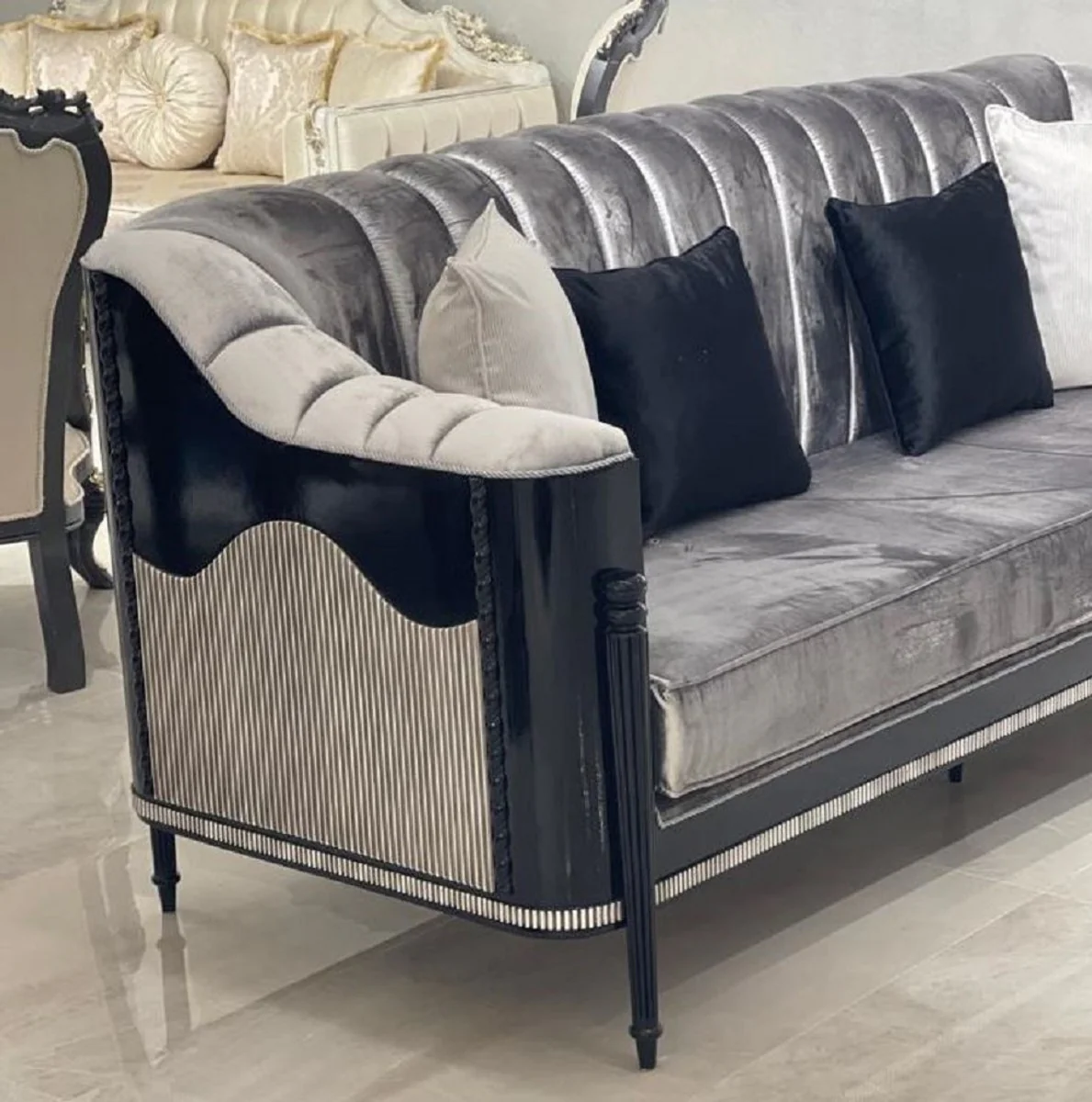 Luxus Barock Wohnzimmer Sofa Grau / Schwarz - Handgefertigtes Barockstil Sofa - Luxus Wohnzimmer Möbel im Barockstil - Barock Möbel - Edel & Prunkvoll