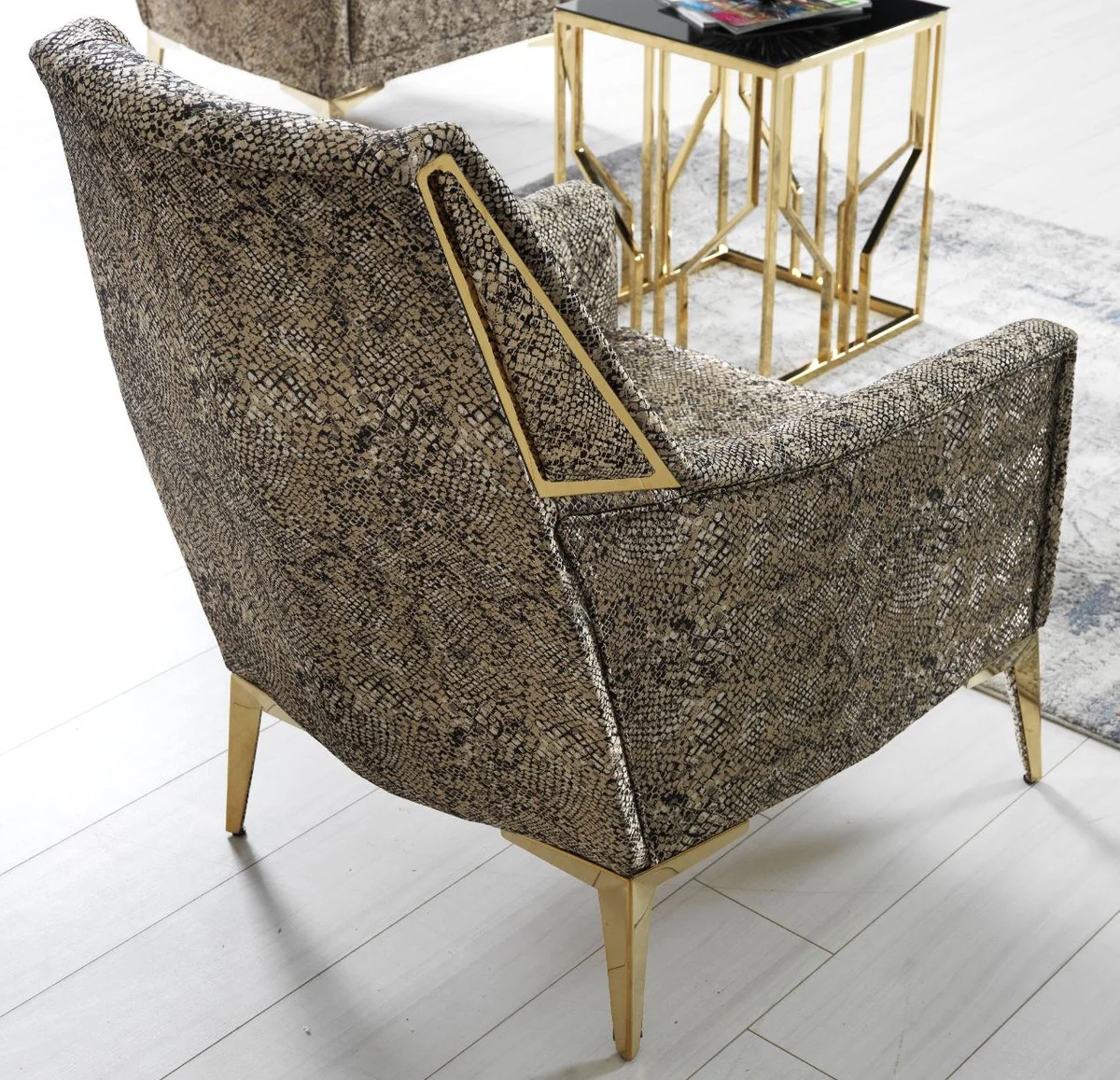 Luxus Wohnzimmer Set Grau / Gold - 2 Sofas & 2 Sessel & 1 Couchtisch - Moderne Wohnzimmer Möbel - Luxus Qualität