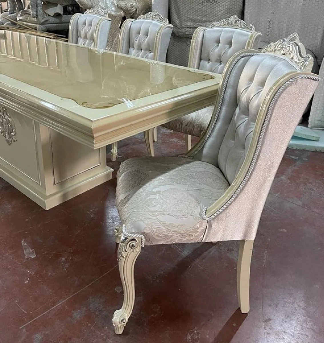 Luxus Barock Esszimmer Set Silber / Beige / Weiß - 1 Barock Esstisch & 6 Barock Esszimmerstühle - Luxus Esszimmer Möbel im Barockstil - Prunkvolle Barock Esszimmer Möbel