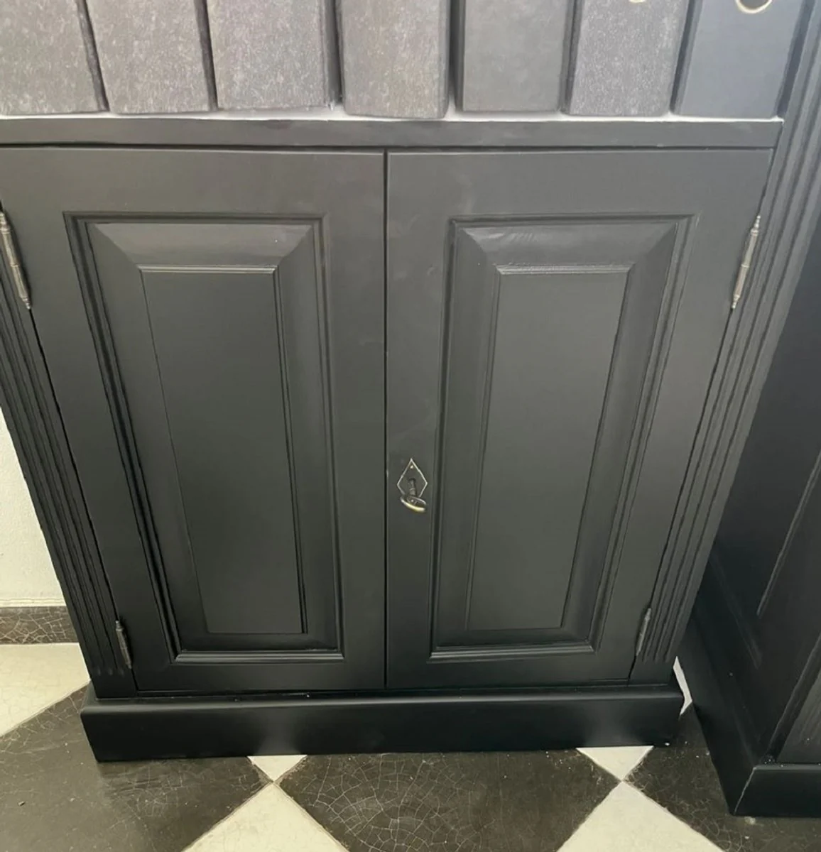 Landhausstil Bücherschrank Schwarz / Weiß H. 280 cm - Landhausstil Möbel