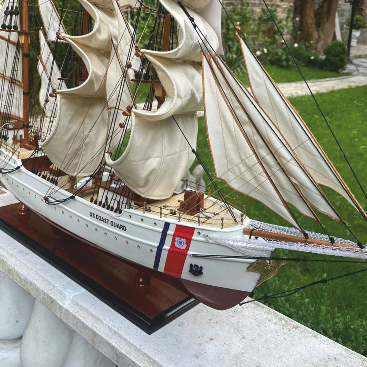 Deko Segelschiff US Coast Guard Weiß / Braun 97 cm - Modellschiff