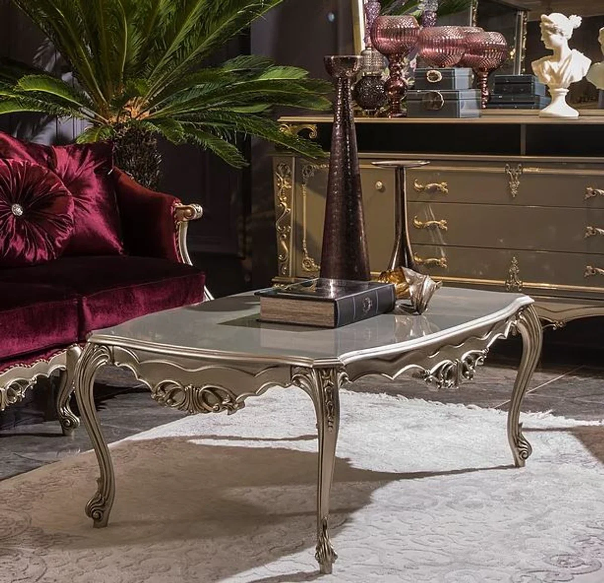 Luxus Barock Couchtisch Silber 122 x 71 x H. 48 cm - Massivholz Wohnzimmertisch - Edle Barock Möbel