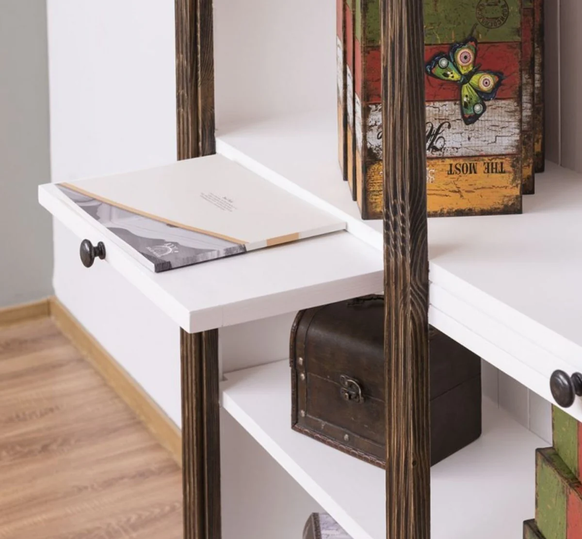 Landhausstil Bücherschrank Braun / Weiß 120 x 37 x H. 197 cm - Massivholz Schrank - Regalschrank - Wohnzimmerschrank - Landhausstil Möbel