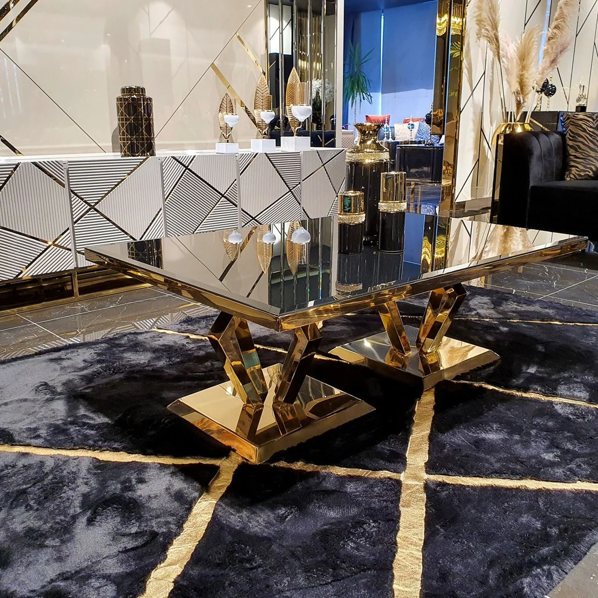 Luxus Couchtisch Gold 120 x 60 x H. 43 cm - Moderner Wohnzimmertisch mit Glasplatte - Wohnzimmer Möbel - Luxus Kollektion