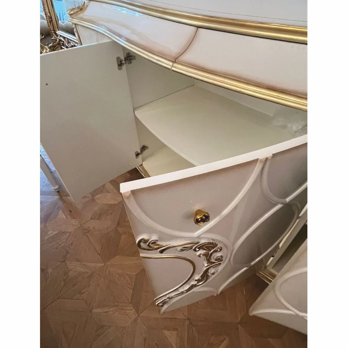 Luxus Barock Sideboard Weiß / Antik Gold 254 cm - Barock Möbel